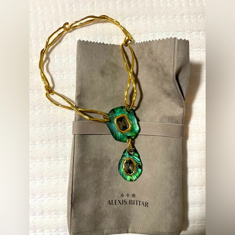 ALEXIS BITTAR authentic green/gold Madera Lucite Necklace.  NEW with dust bag